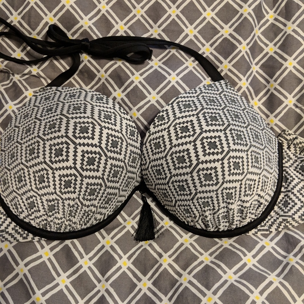 Shoreline bikini top. 34dd